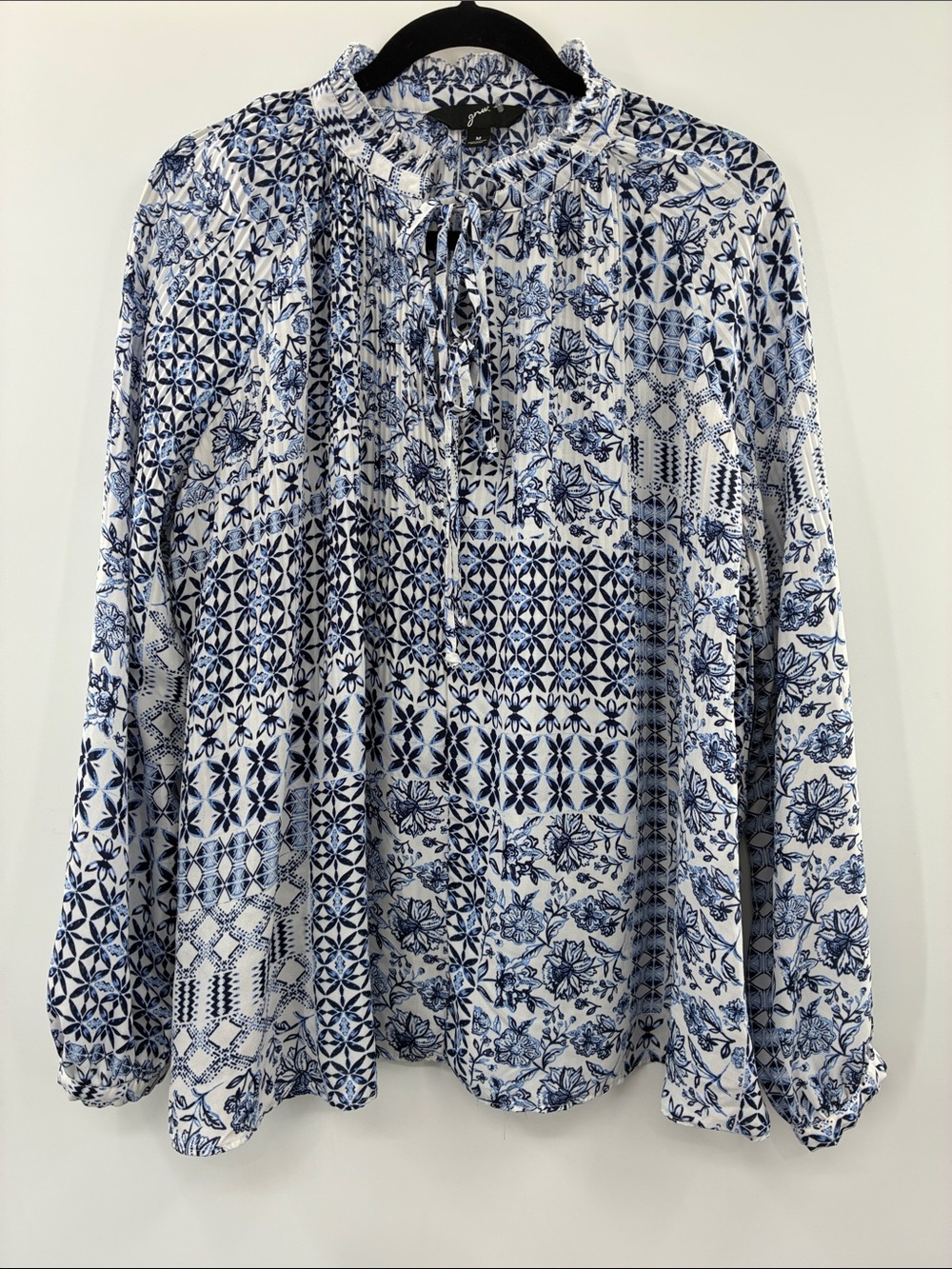 3 For$20 GNW Blue and White Printed Boho Flattering Tie-Neck Blouse size M